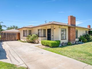Foreclosed Home - 1015 W BROWN AVE, 93705
