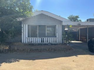 Foreclosed Home - 1930 N FRUIT AVE, 93705