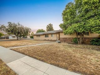 Foreclosed Home - 1044 W ASHCROFT AVE, 93705
