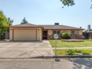 Foreclosed Home - 1975 W PICO AVE, 93705