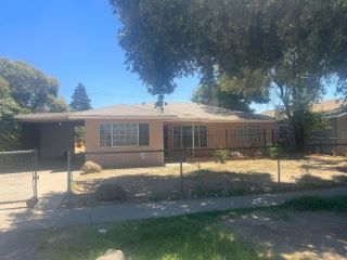 Foreclosed Home - 2921 S MARTIN L KING JR BLVD, 93706