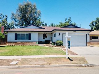 Foreclosed Home - 1636 E WARNER AVE, 93710