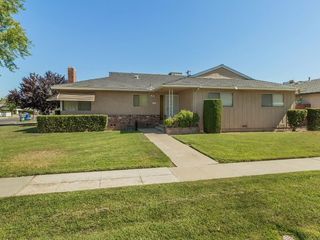 Foreclosed Home - 650 E BARSTOW AVE, 93710