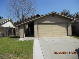 Foreclosed Home - 4338 W AVALON AVE, 93722