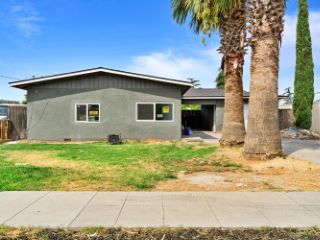 Foreclosed Home - 2095 N CECELIA AVE, 93722
