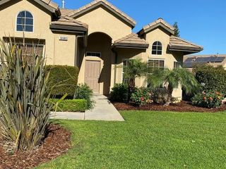 Foreclosed Home - 10685 N SPANISH BAY DR, 93730