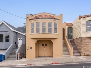 Foreclosed Home - 180 LOS OLIVOS AVE, 94014