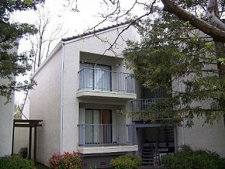 Foreclosed Home - 1960 BARRYMORE CMN APT K, 94538