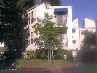 Foreclosed Home - 1960 BARRYMORE CMN APT A, 94538