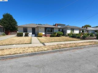 Foreclosed Home - 834 SYBIL AVE, 94577
