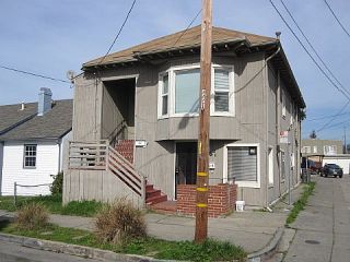 Foreclosed Home - 1696 E 32ND ST, 94602