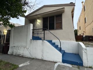 Foreclosed Home - 3316 MACARTHUR BLVD, 94602