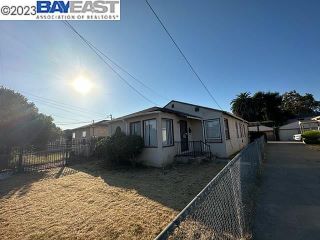 Foreclosed Home - 1271 100TH AVE, 94603