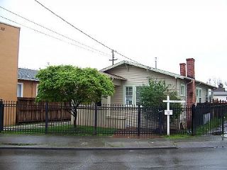 Foreclosed Home - 6027 FOOTHILL BLVD, 94605
