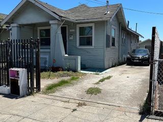 Foreclosed Home - 1614 72ND AVE, 94621