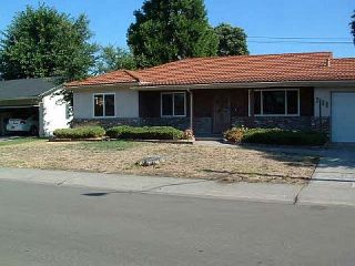 Foreclosed Home - 2105 PORTOLA AVE, 95209