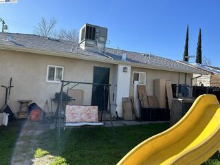 Foreclosed Home - 219 W WHITTIER AVE, 95376