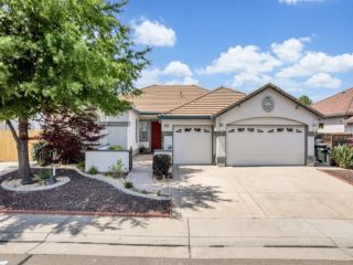 Foreclosed Home - 5705 GREAT VALLEY DR, 95843
