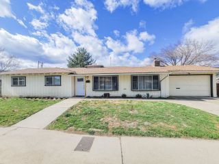 Foreclosed Home - 1405 S OREGON ST, 96097