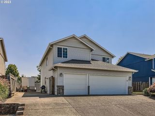 Foreclosed Home - 880 MEADOWLARK PL, 97038