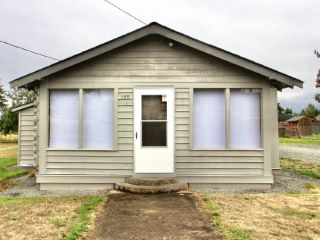 Foreclosed Home - 139 GRANGE AVE, 97038