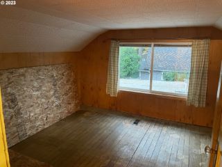 Foreclosed Home - 1602 15TH ST, 97045