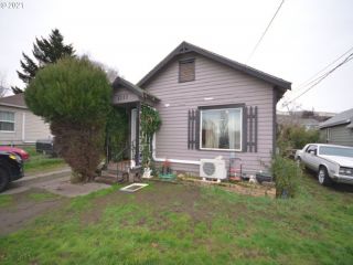 Foreclosed Home - 2220 E 12TH ST, 97058