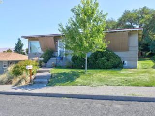 Foreclosed Home - 1106 OREGON ST, 97058