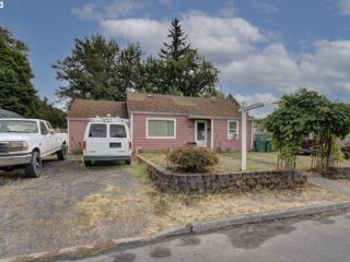 Foreclosed Home - 1718 NE WALNUT AVE, 97060