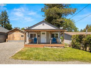 Foreclosed Home - 1142 CLATSOP ST, 97064