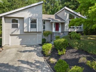 Foreclosed Home - 2555 LIMERICK LN, 97068
