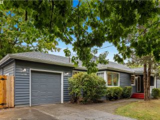 Foreclosed Home - 1230 SE ROBERTS AVE, 97080