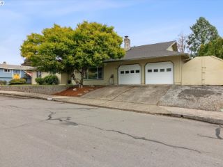 Foreclosed Home - 1646 SE WENDY AVE, 97080