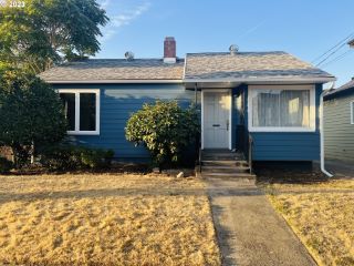Foreclosed Home - 1915 SE PERSHING ST, 97202
