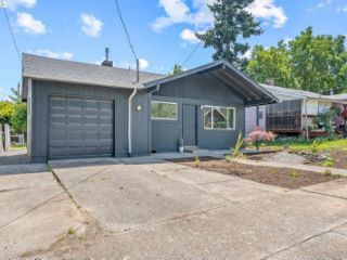Foreclosed Home - 9424 N FAIRHAVEN AVE, 97203