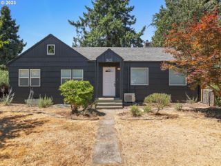 Foreclosed Home - 8437 SE 77TH AVE, 97206