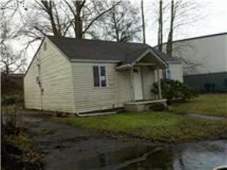 Foreclosed Home - 9517 NE GERTZ CIR, 97211