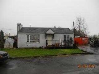 Foreclosed Home - 9451 NE 3RD DR, 97211