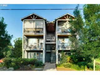 Foreclosed Home - 5734 N MONTANA AVE UNIT 1, 97217
