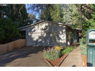 Foreclosed Home - 10714 SW 62ND PL, 97219