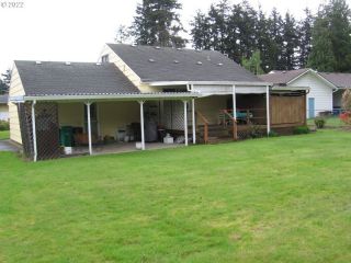 Foreclosed Home - 1023 NE 172ND AVE, 97230