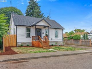 Foreclosed Home - 5416 SE 99TH AVE, 97266