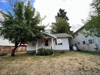 Foreclosed Home - 8920 SE WOODSTOCK BLVD, 97266