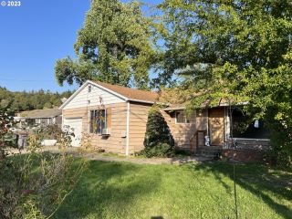 Foreclosed Home - 411 NE HILL ST, 97378