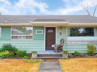 Foreclosed Home - 616 N 2ND ST, 97381