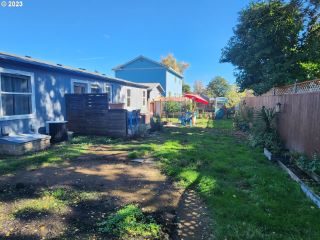 Foreclosed Home - 1043 W OREGON AVE, 97426
