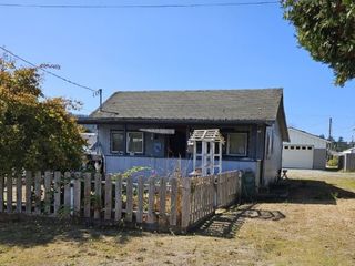 Foreclosed Home - 155 N 9TH ST, 97449