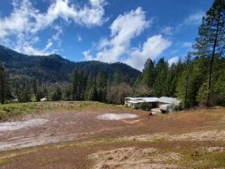 Foreclosed Home - 910 PLACER RD, 97497