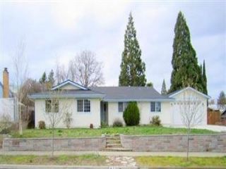 Foreclosed Home - 922 LA LOMA DR, 97504