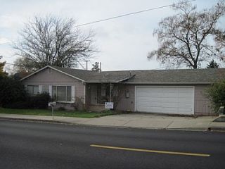Foreclosed Home - 704 NE BEACON DR, 97526